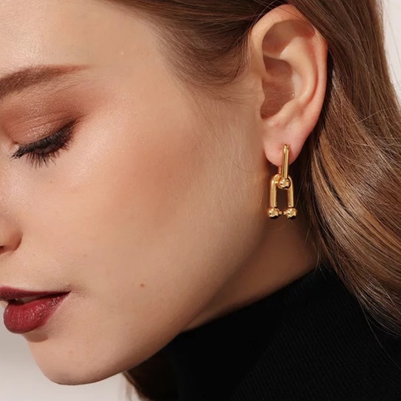 NEW 18K GOLD U-SHAPE HOOP EARRINGS - Picture 2 of 7